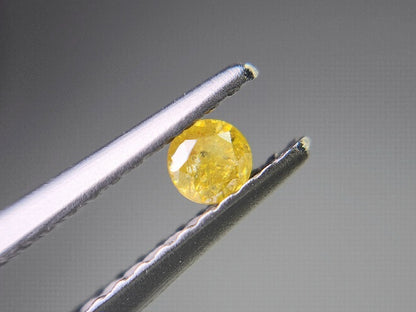 0015-6-4　イエローダイヤモンド　0.09ct