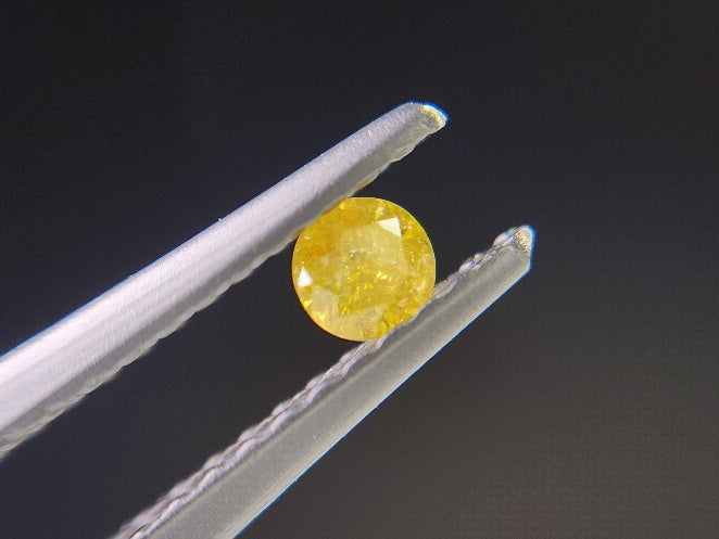 0015-6-4　イエローダイヤモンド　0.09ct