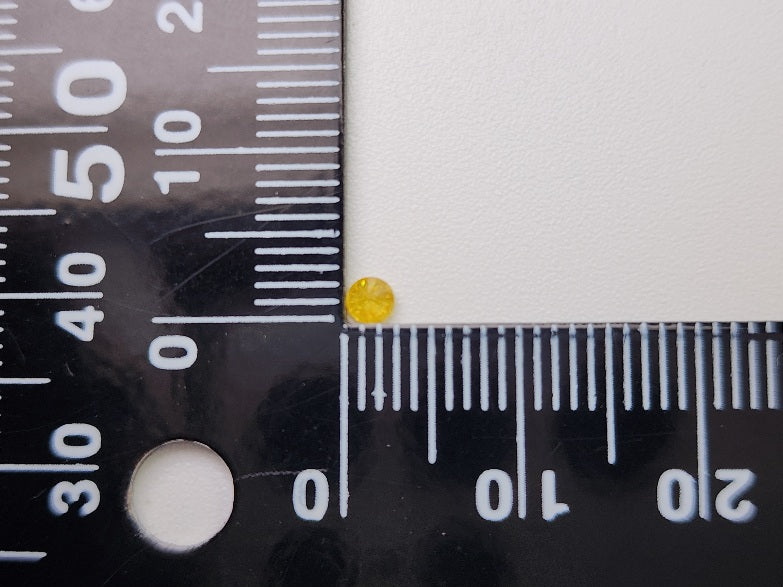 0015-6-4　イエローダイヤモンド　0.09ct