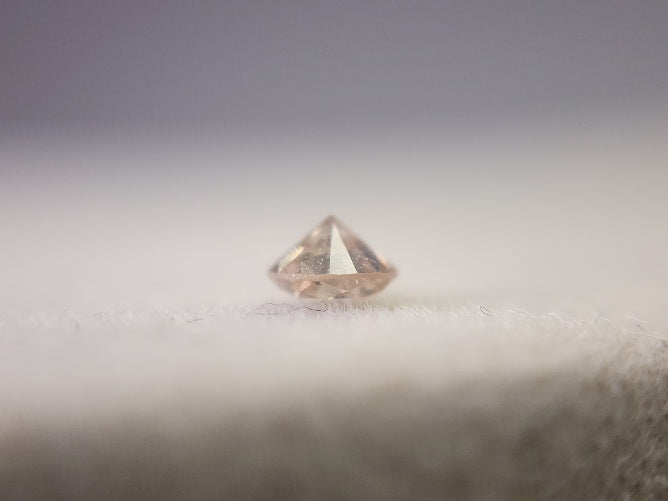 0015-2-3　ブラウンダイヤモンド　0.09ct