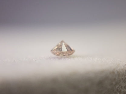 0015-2-3　ブラウンダイヤモンド　0.09ct