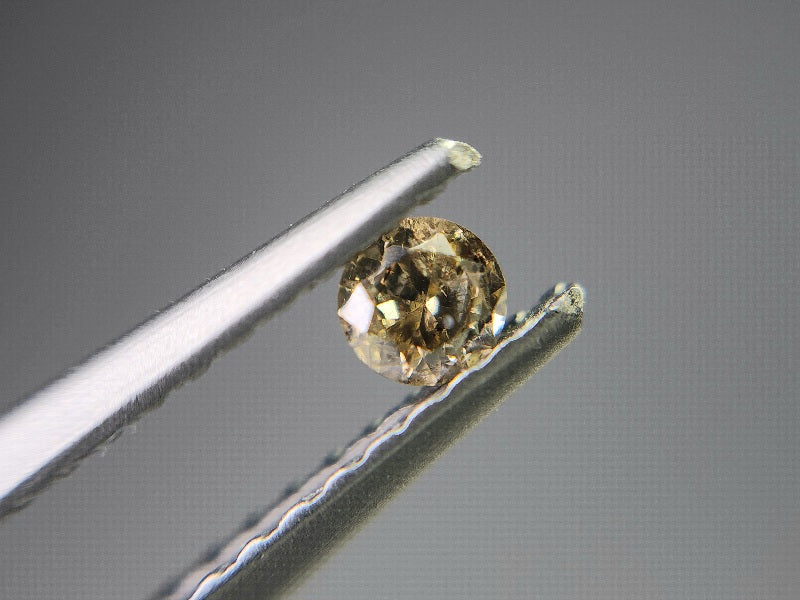 0015-2-4　ブラウンダイヤモンド　0.09ct
