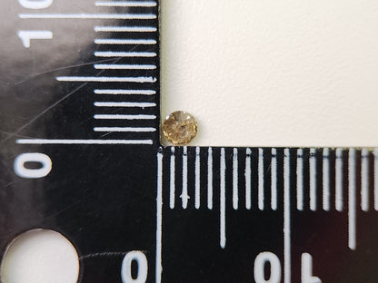 0015-2-4　ブラウンダイヤモンド　0.09ct
