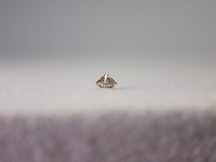 0015-2-6　ブラウンダイヤモンド　0.05ct