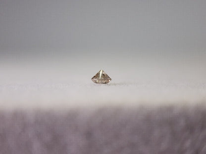 0015-2-6　ブラウンダイヤモンド　0.05ct