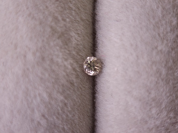 0015-2-6　ブラウンダイヤモンド　0.05ct