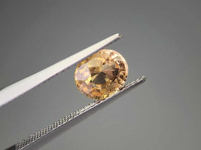 0911-1-2　ヘソナイトガーネット　1.50ct