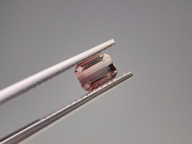 0879-14　トルマリン　0.76ct