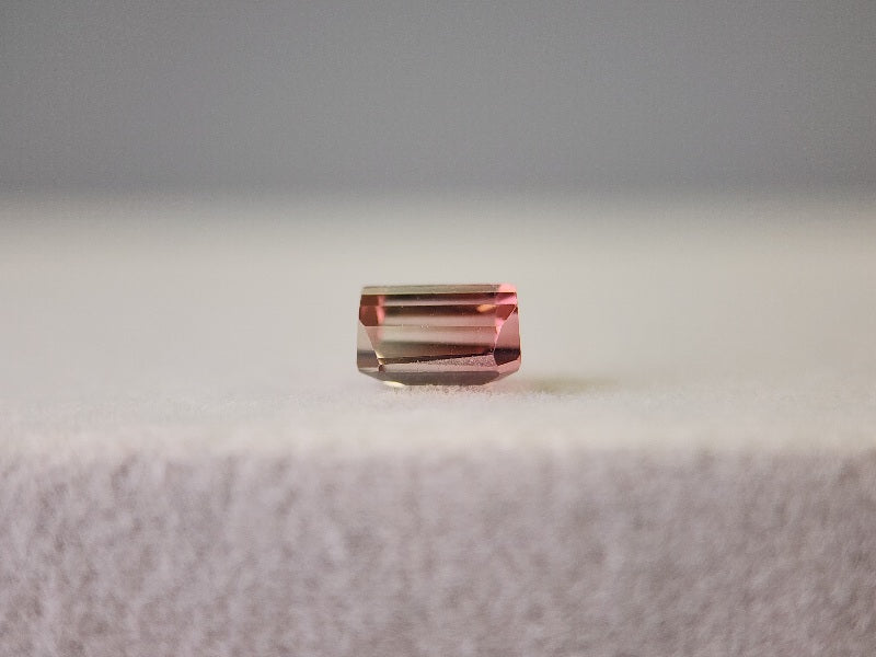 0879-14　トルマリン　0.76ct