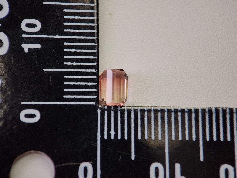 0879-14　トルマリン　0.76ct