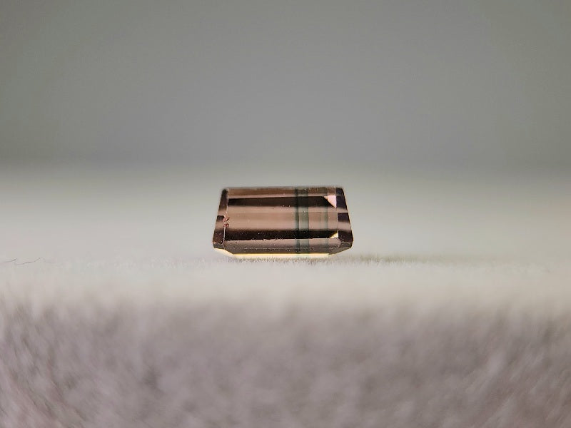 0879-24　トルマリン　0.74ct