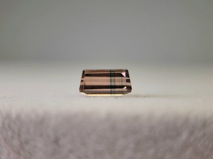 0879-24　トルマリン　0.74ct