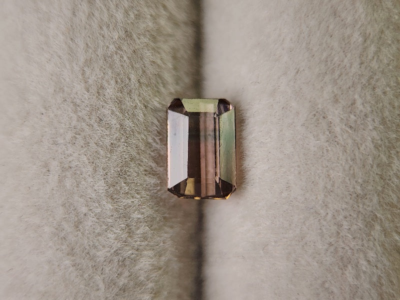 0879-24　トルマリン　0.74ct