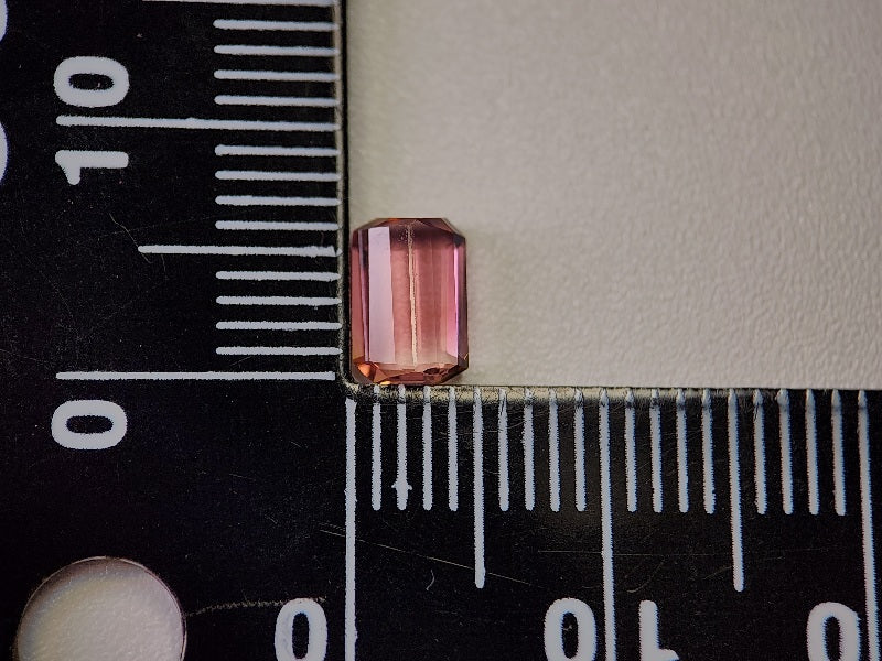 0879-32　トルマリン　0.71ct