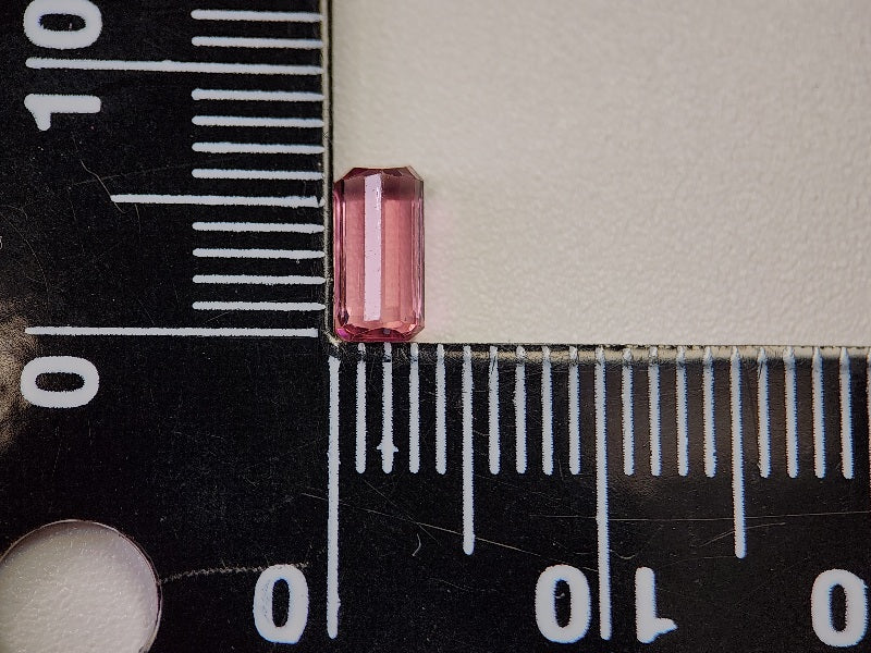 0879-46　トルマリン　0.64ct