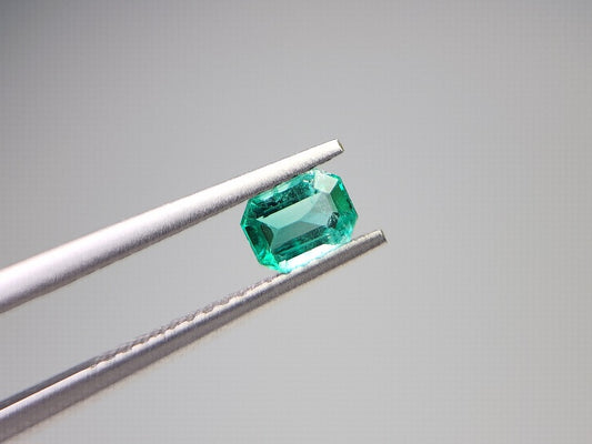 0001-2-15　エメラルド　0.31ct
