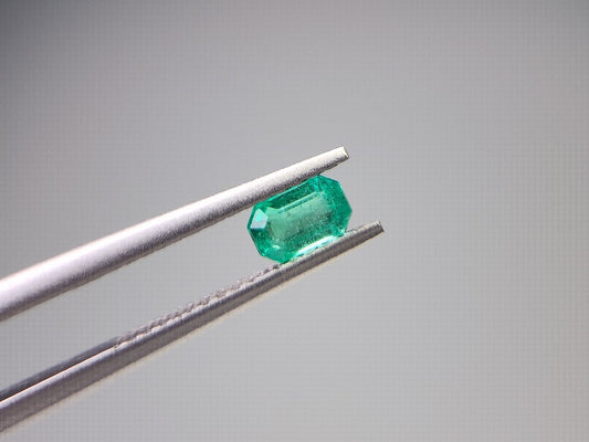 0001-2-16　エメラルド　0.35ct