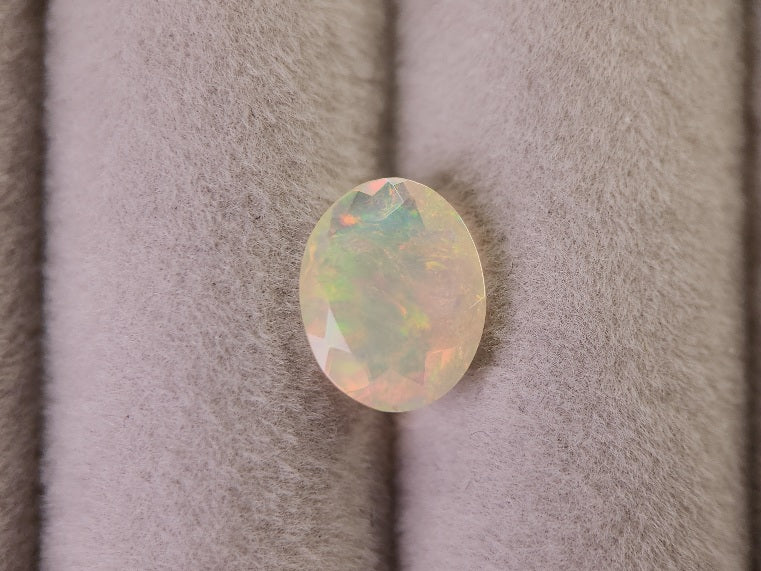 0916-23　オパール　1.29ct