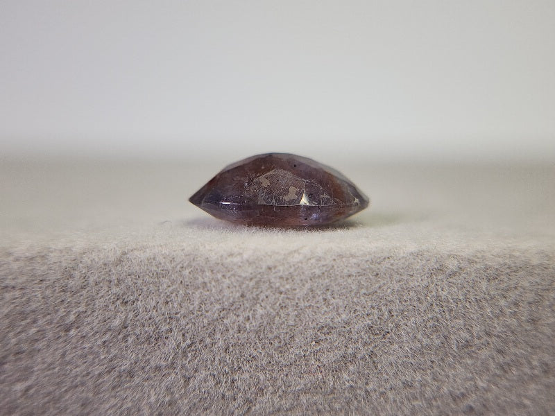 0147　アイオライトサンストーン　1.78ct