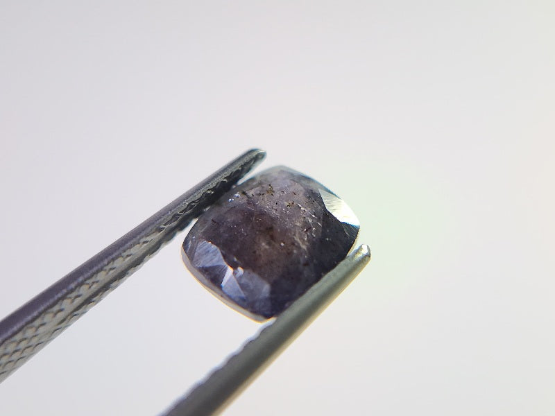 0243　アイオライトサンストーン　1.35ct