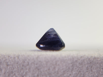 0243　アイオライトサンストーン　1.35ct