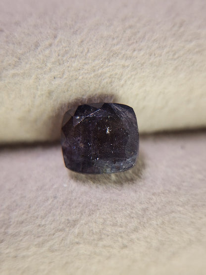 0243　アイオライトサンストーン　1.35ct