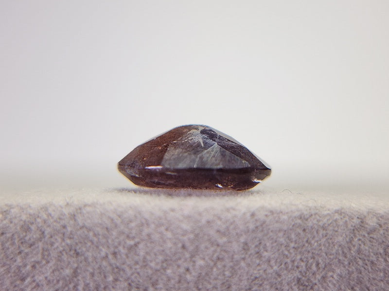 0251　アイオライトサンストーン　1.90ct