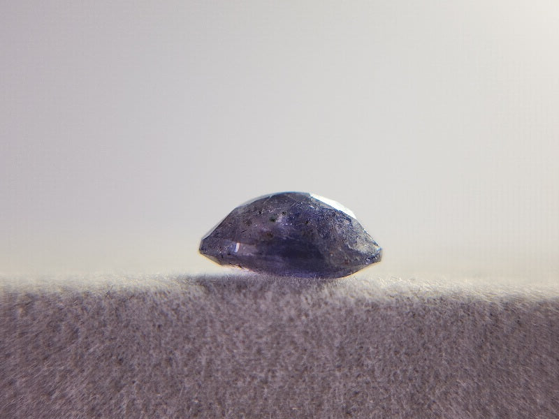 0254　アイオライトサンストーン　1.54ct