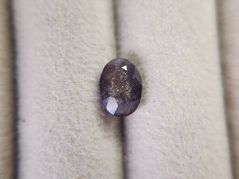 0256　アイオライトサンストーン　1.47ct