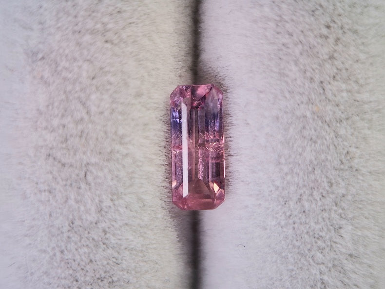 0292 ウィンザーサファイア 0.62ct – 東洋ルース公式オンラインショップ