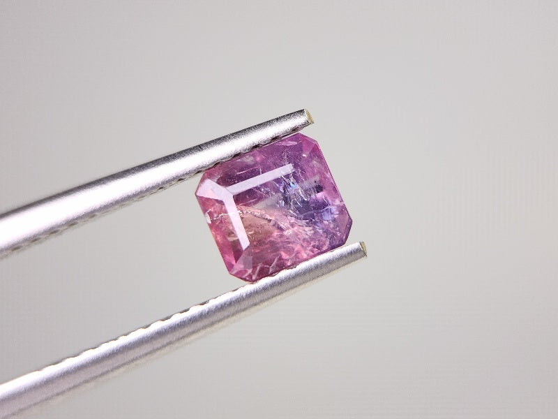 0304 ウィンザーサファイア　0.99ct