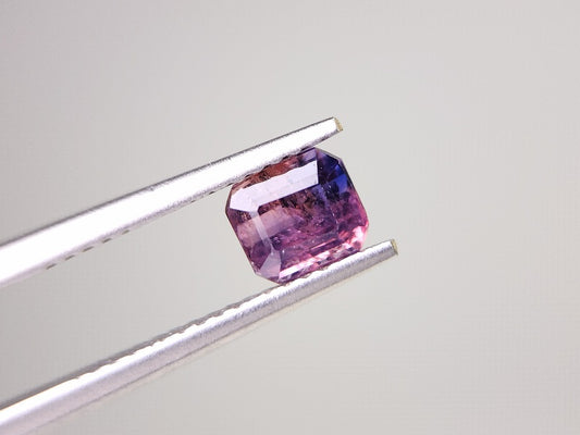 0305 ウィンザーサファイア　0.99ct