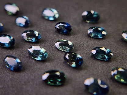 0154【ランダム発送】バイカラーサファイア【1石あたり約0.33ct】