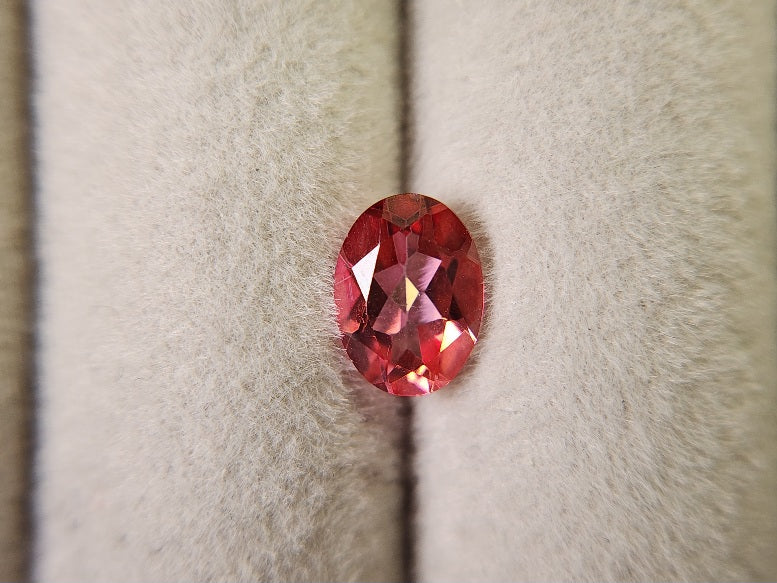 pi-TO-t-5　ピンクトパーズ(トリートメント)　1.37ct