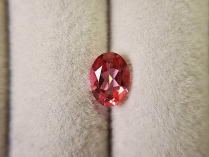 pi-TO-t-5　ピンクトパーズ(トリートメント)　1.37ct