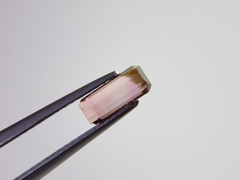 0879-34　トルマリン  0.70ct　