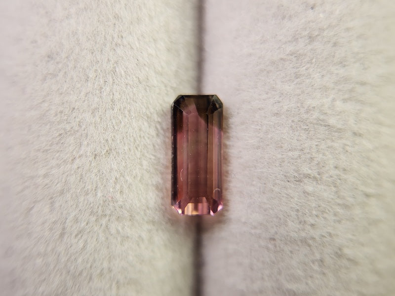 0879-34　トルマリン  0.70ct　