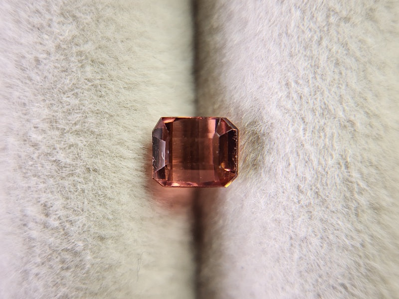 0879-36　トルマリン  0.70ct　