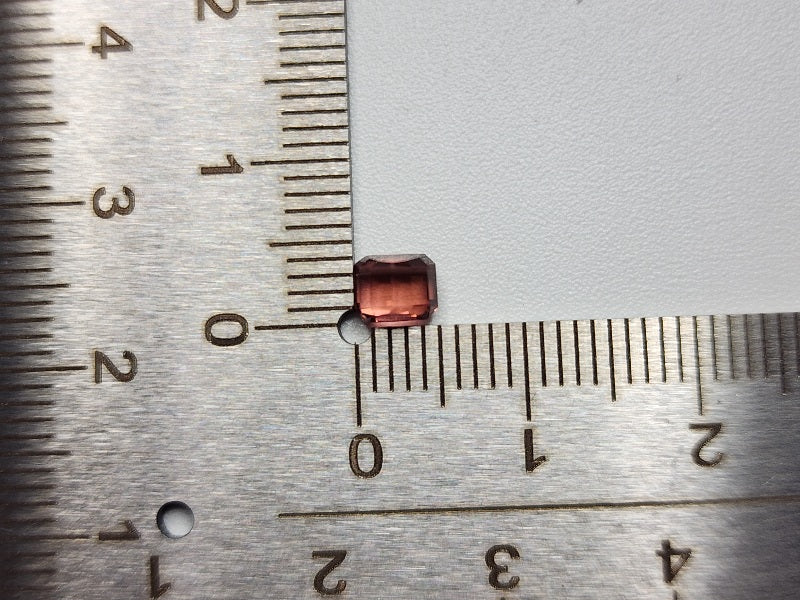 0879-36　トルマリン  0.70ct　