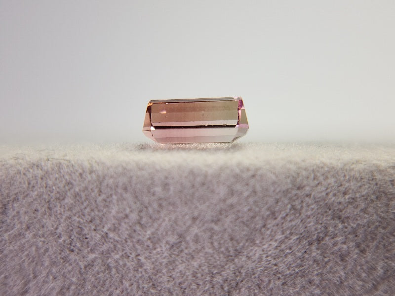 0879-38　トルマリン  0.69ct　