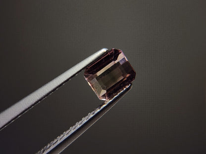 0879-39　トルマリン  0.68ct　