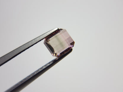 0879-39　トルマリン  0.68ct　