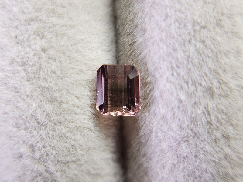 0879-39　トルマリン  0.68ct　
