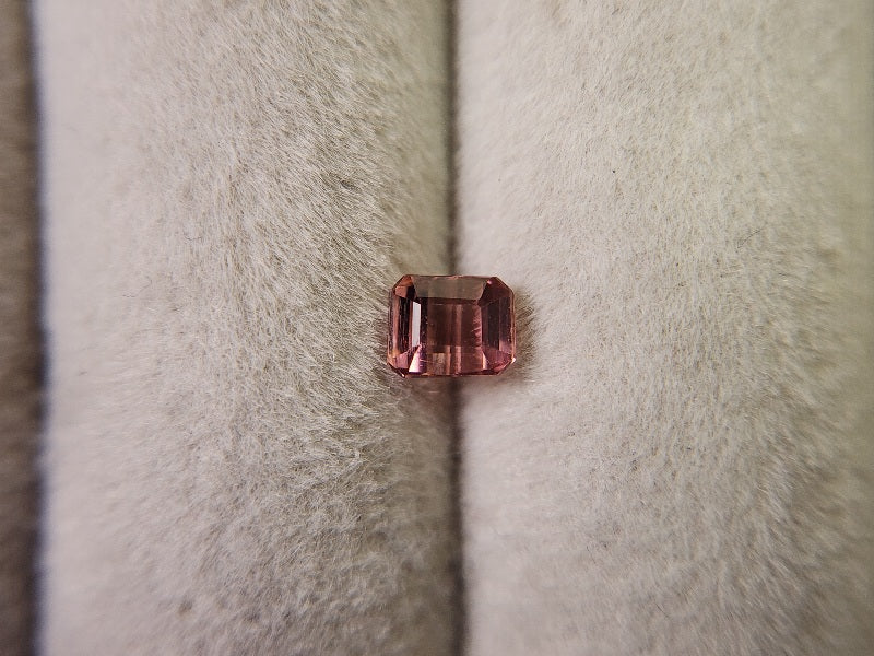 0879-67　トルマリン  0.52ct　