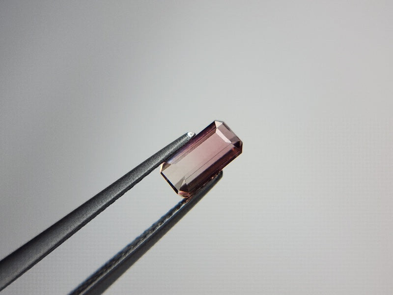 0879-38　トルマリン  0.69ct　