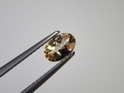 ye-BE【ランダム発送】イエローベリル（ヘリオドール）【1石あたり約0.42ct】