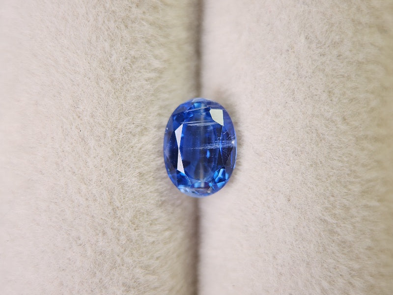 0035-1-43　カイヤナイト　1.05ct