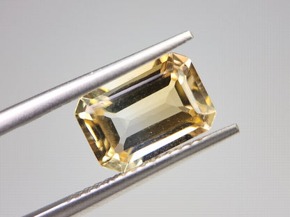 0365-4-18　バイカラーシトリン　2.38ct