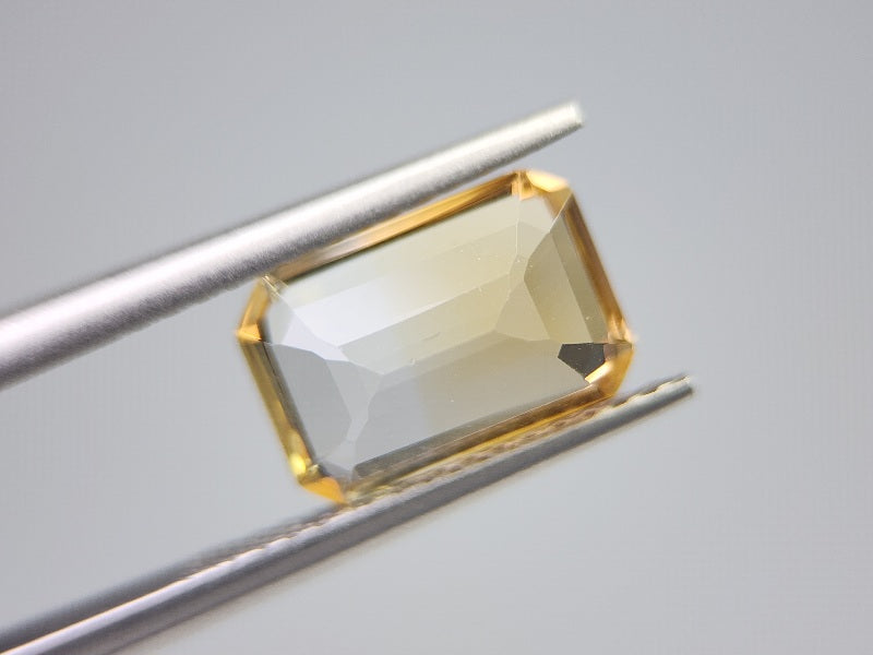 0365-4-18　バイカラーシトリン　2.38ct