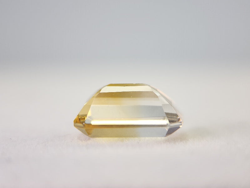 0365-4-18　バイカラーシトリン　2.38ct